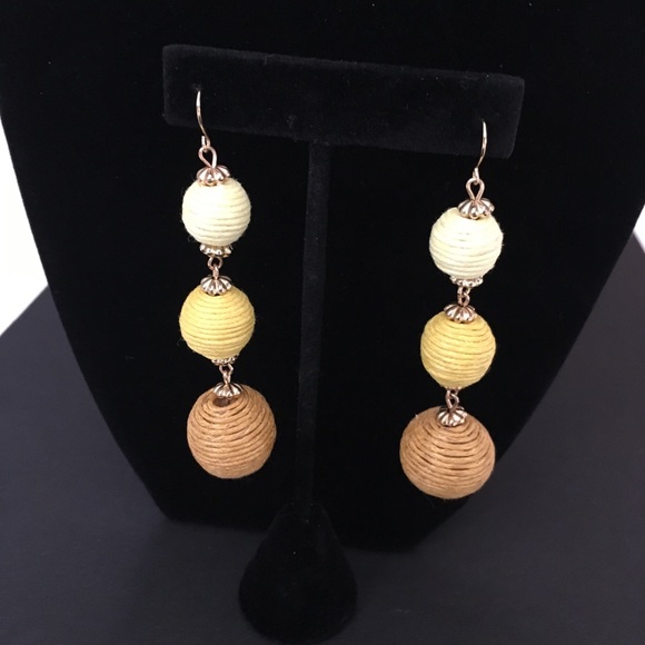 ๐ Shades of Yellow Bauble Earrings - Picture 2 of 2